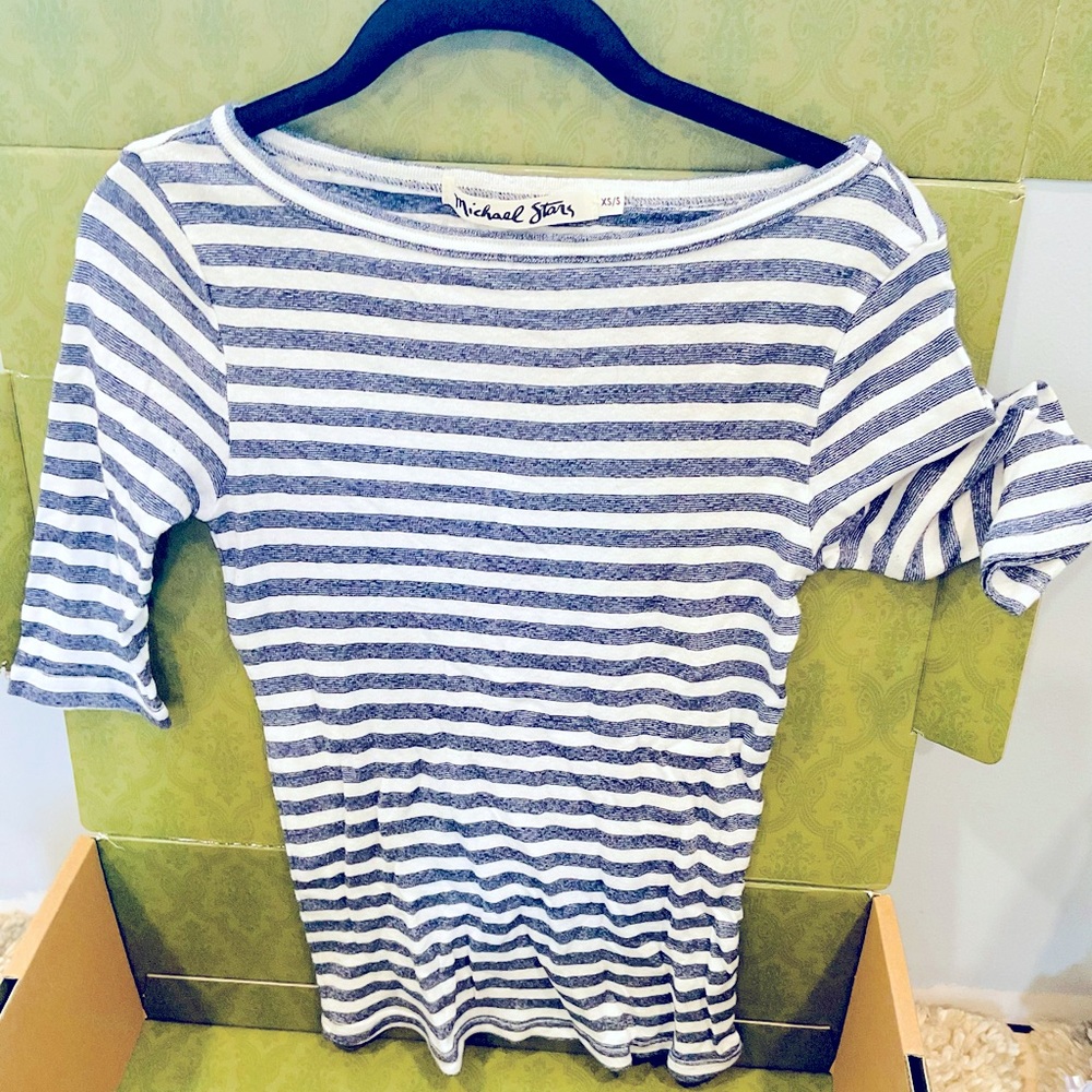 This Michael Stars top is a comfortable yet fitted top.